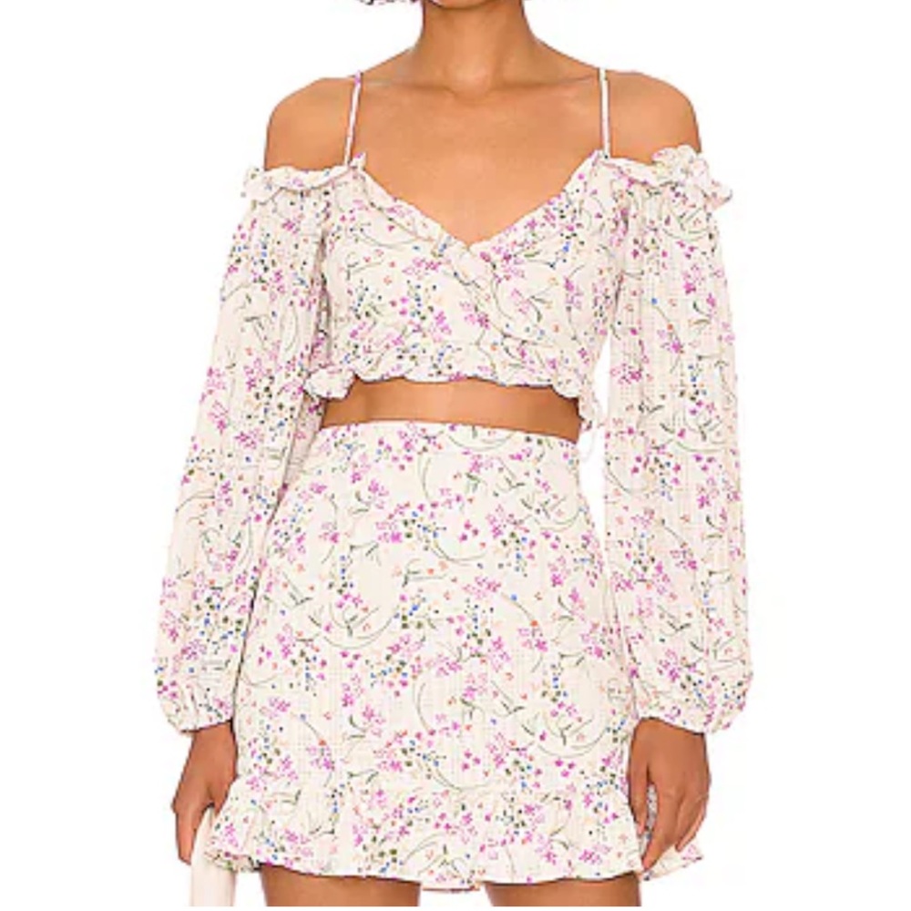 more to come- floral print off the shoulder crop top